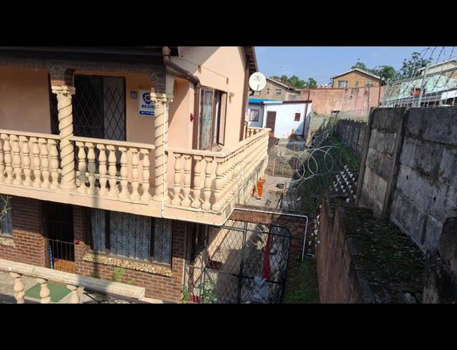 5 BEDROOM HOUSE FOR SALE IN CROSSMOOR
